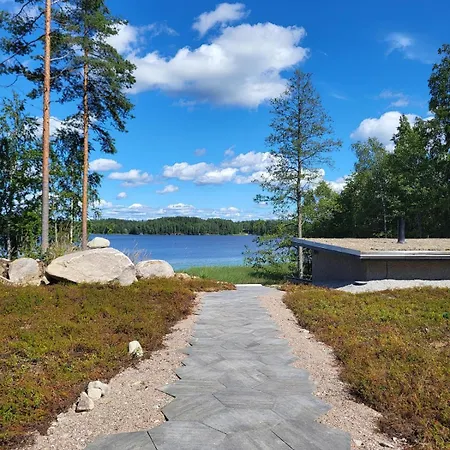 Villa Auroora - Moderni Lomakohde Jaerven Rannalla *