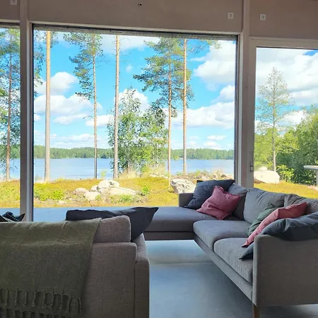 Villa Auroora - Moderni Lomakohde Jaerven Rannalla *
