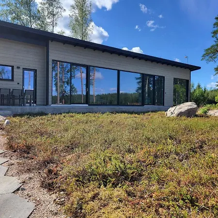 Villa Auroora - Moderni Lomakohde Jaerven Rannalla *